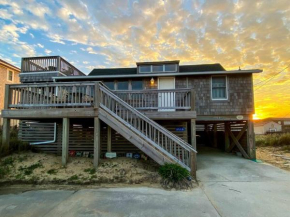 Serendipity OBX: Oceanside Cottage on the Beach Rd